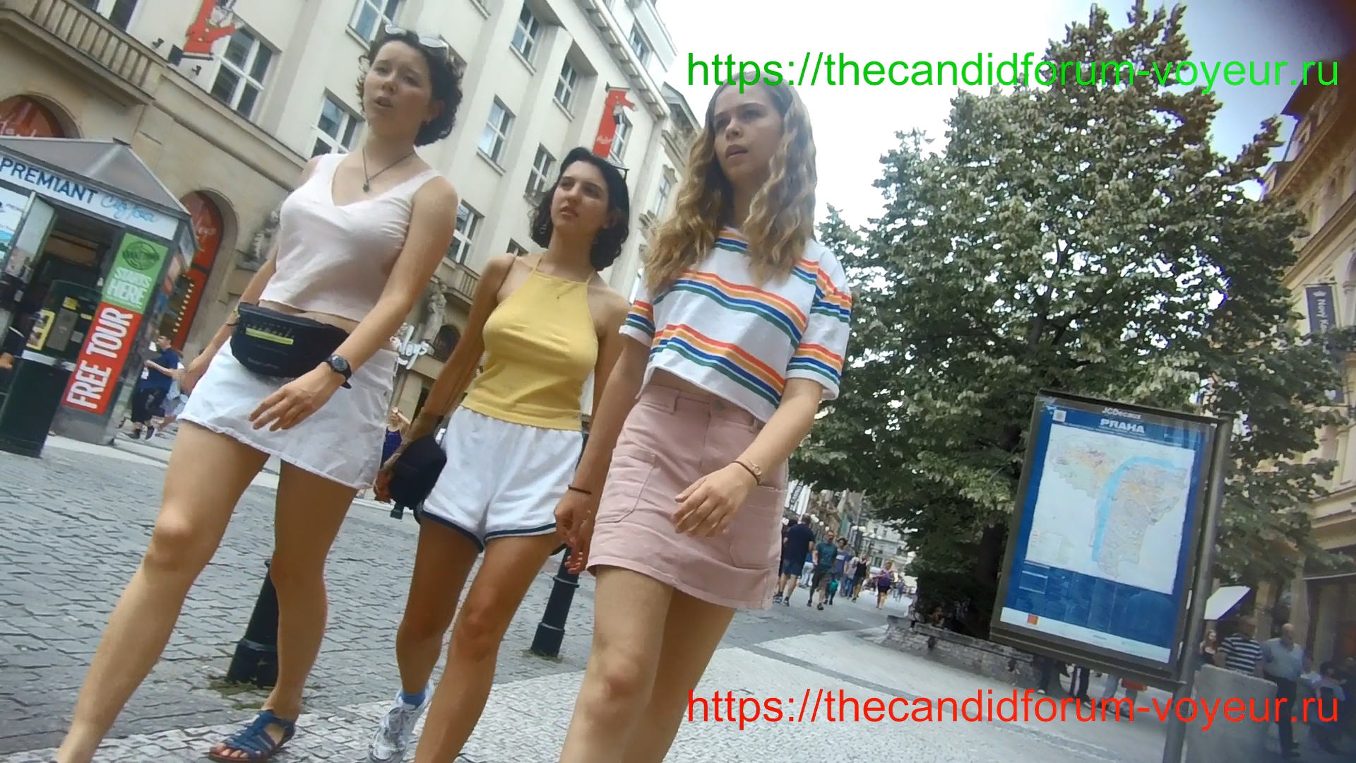 No Bra Candid Downblouse | candidforum-videos.com