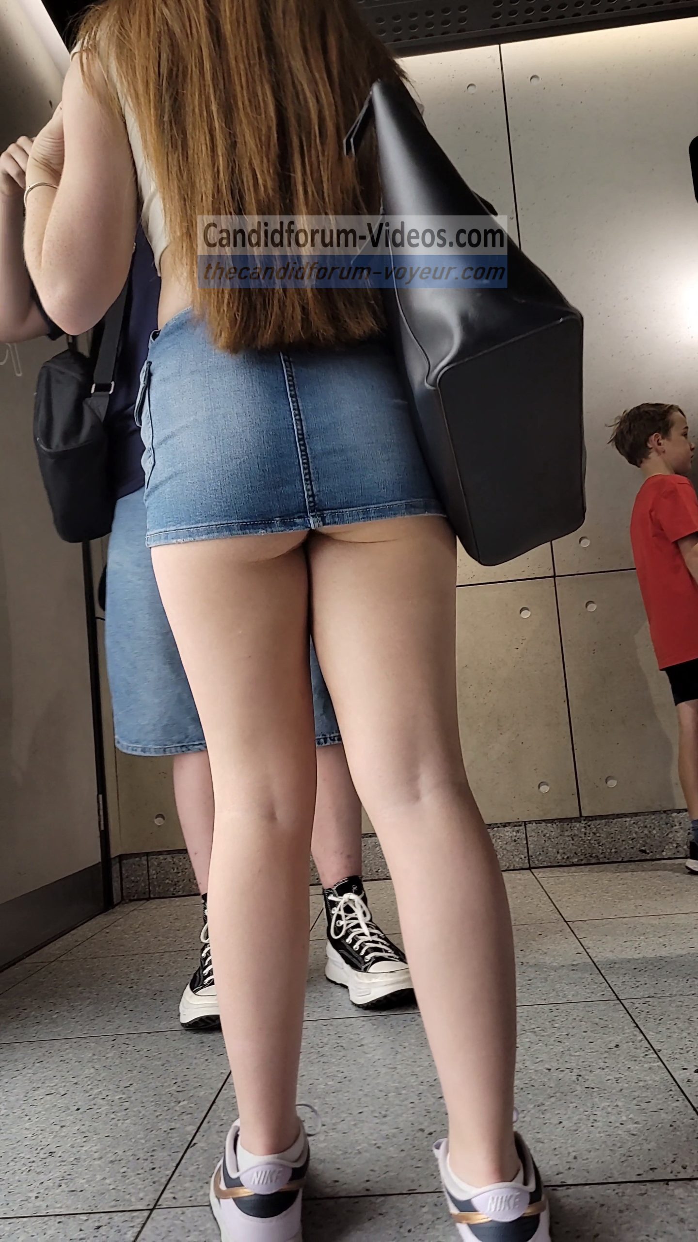 Jeans Upskirt Voyeur - Girl In Short Jeans Skirt | candidforum-videos.com